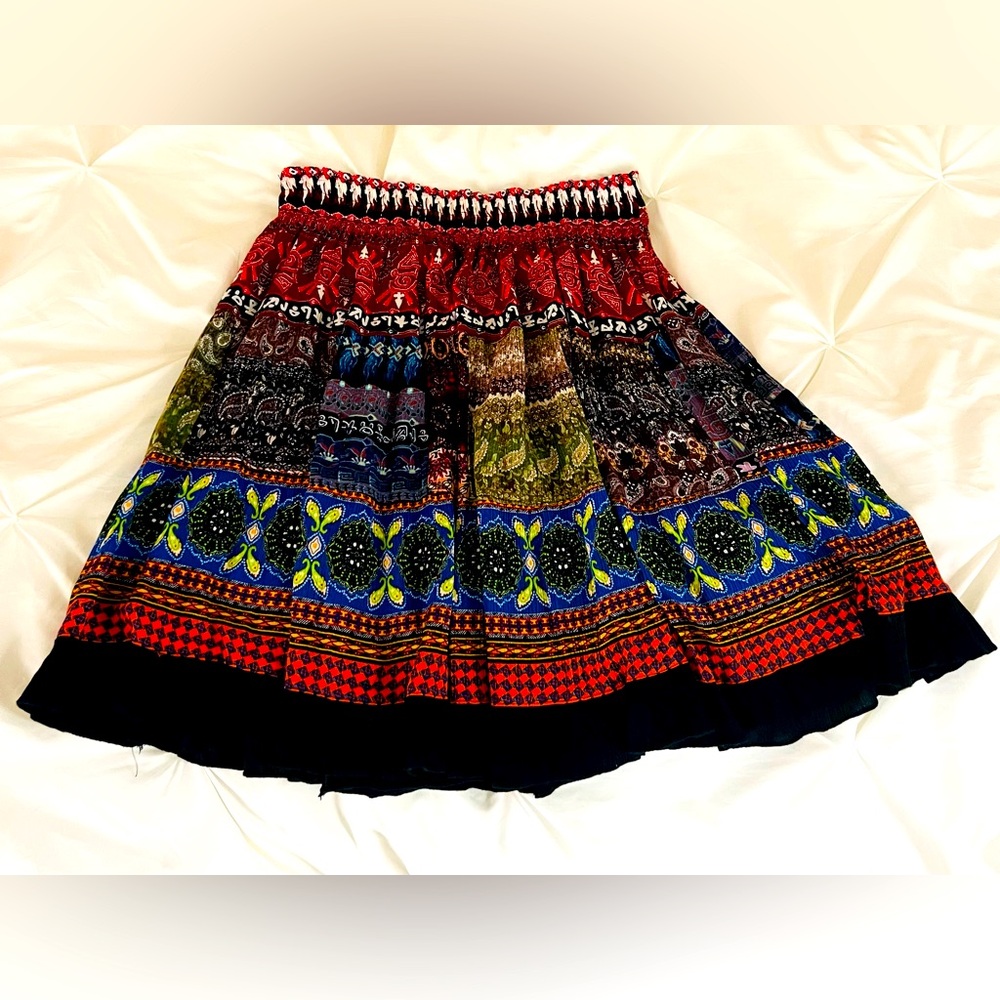Adorable, multi-color boho skirt with elastic waist | S